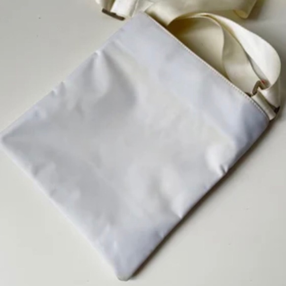VINTAGE WHITE PRADA NYLON CROSSBODY BAG WITH EMBROIDERED LOGO - Picture 3 of 12